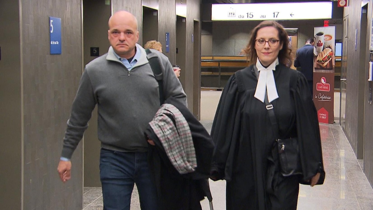 L'accusé Stéphane Roy et son avocate.