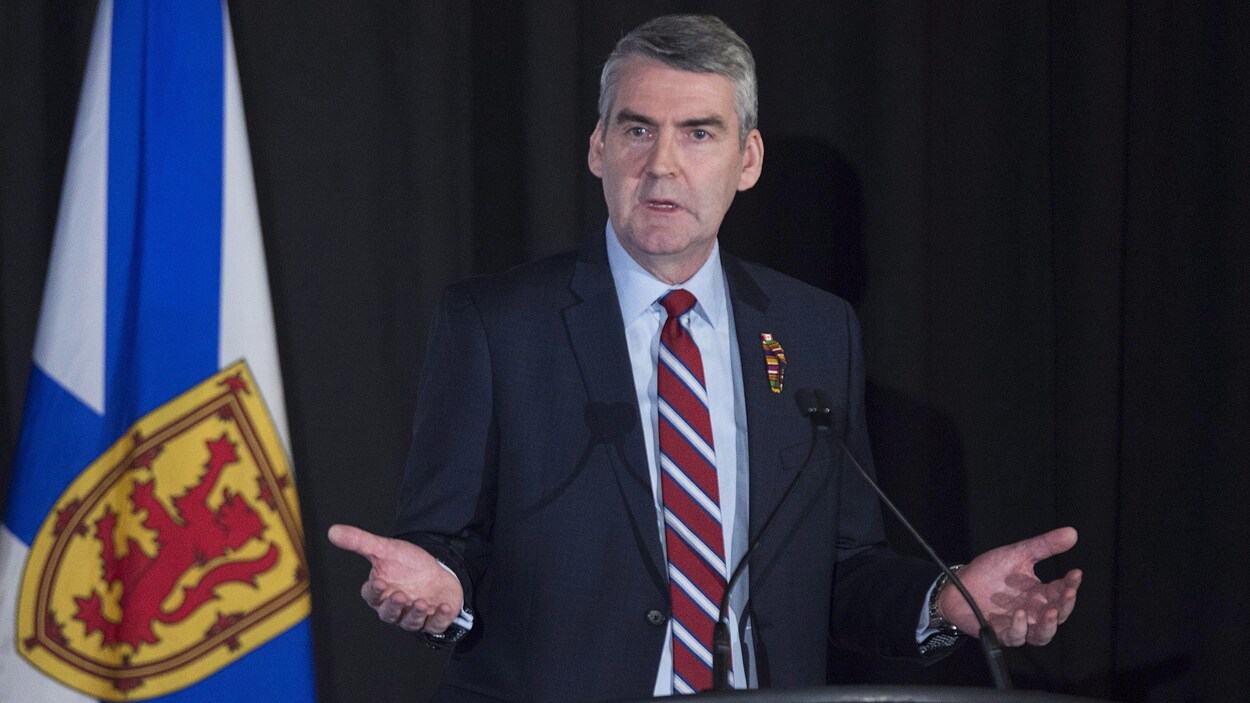 Stephen McNeil prononce une allocution. Stephen McNeil prononce une allocution.