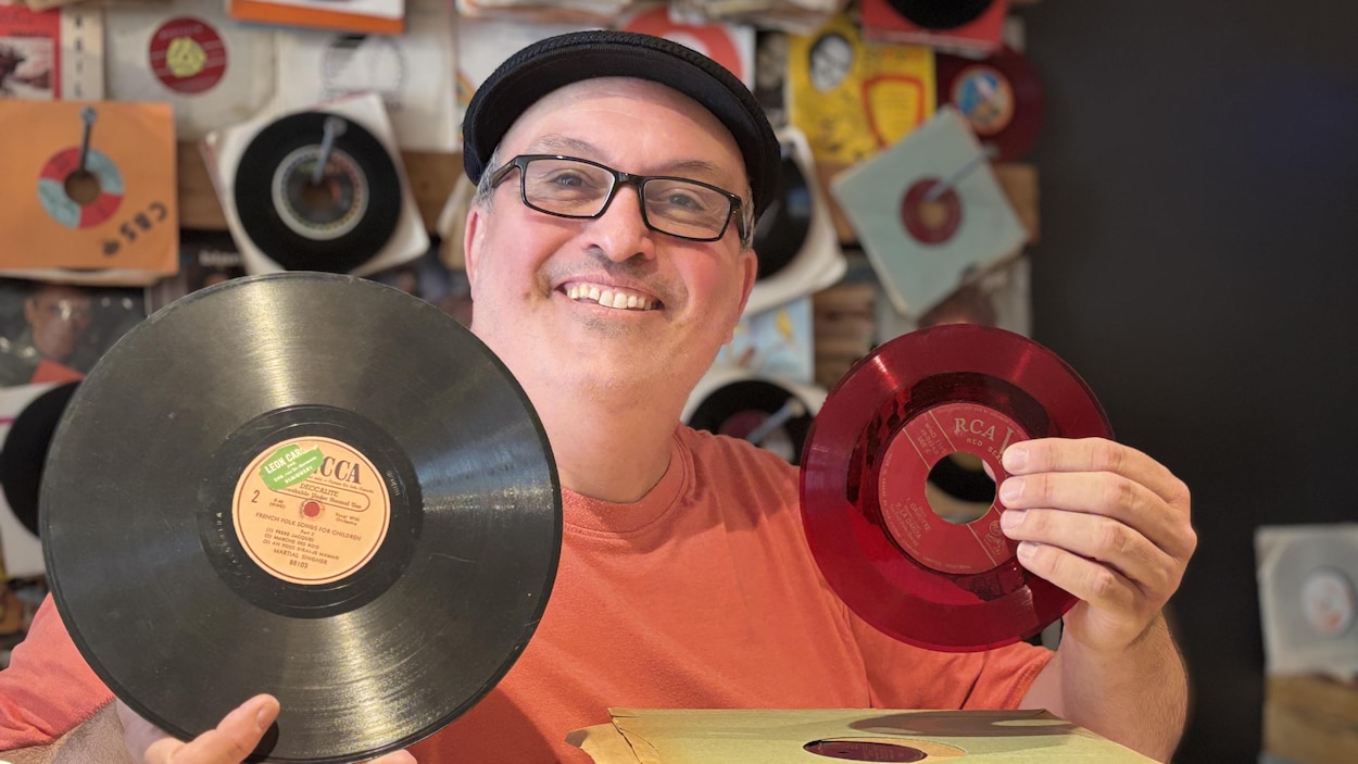 Entre disques usagés et rencontres d’artistes : le nouveau projet de Steve Normandin