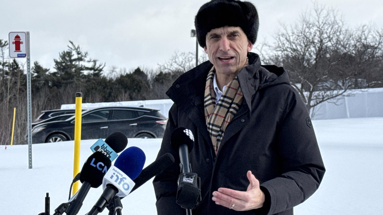 Débordements d’eaux usées à Saint-Nicolas : « Je n’ai pas la donnée », admet Blaney