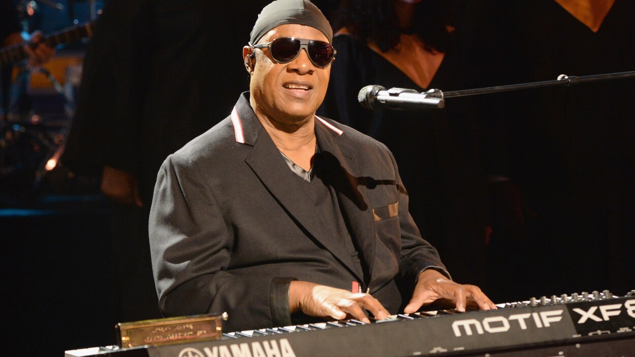 Stevie Wonder a participé au téléthon Hand in Hand qui a amassé 44 millions pour les victimes des ouragans Stevie Wonder a participé au téléthon Hand in Hand qui a amassé 44 millions pour les victimes des ouragans