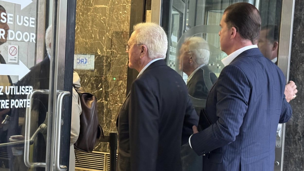 La défense de Frank Stronach écorche le mouvement #MoiAussi dans ses conclusions