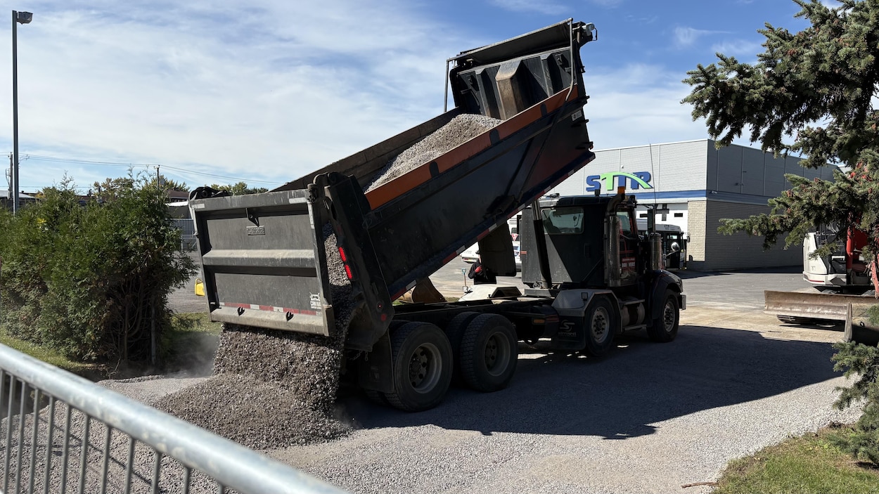 En attendant du financement, la STTR devra recharger ses autobus dehors