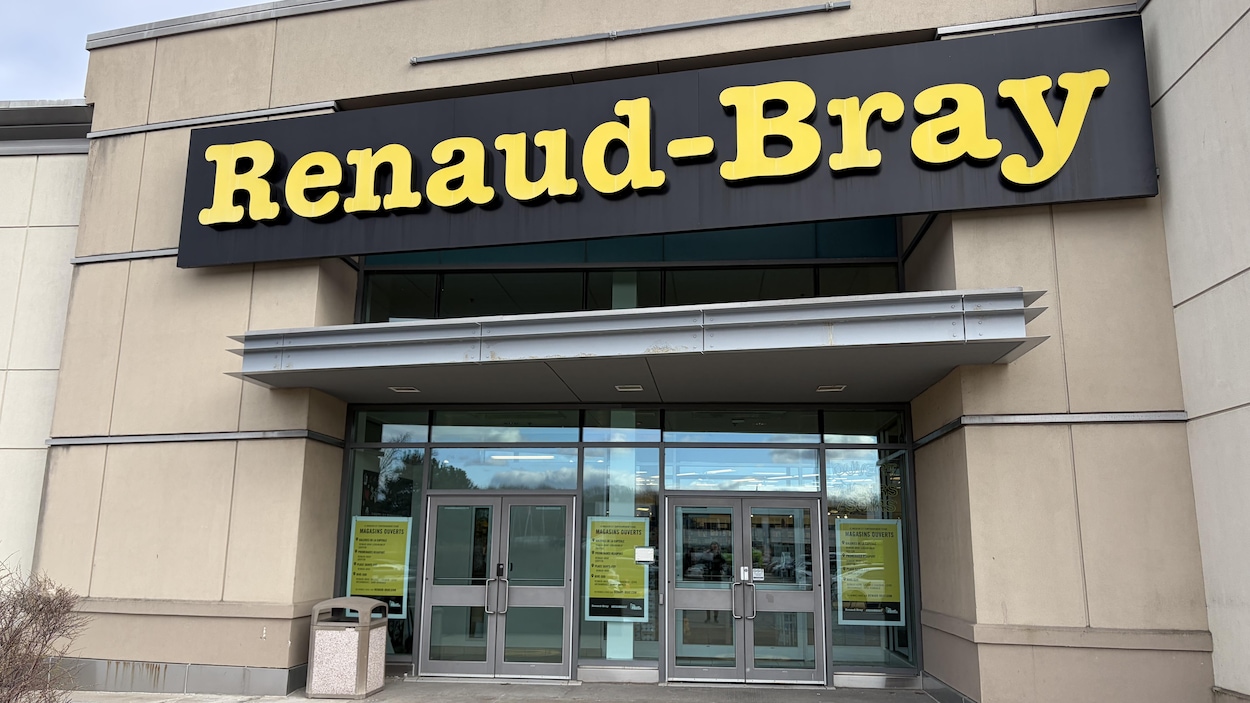 Renaud-Bray shuts second Quebec City store amid bitter labour dispute, union vows legal fight