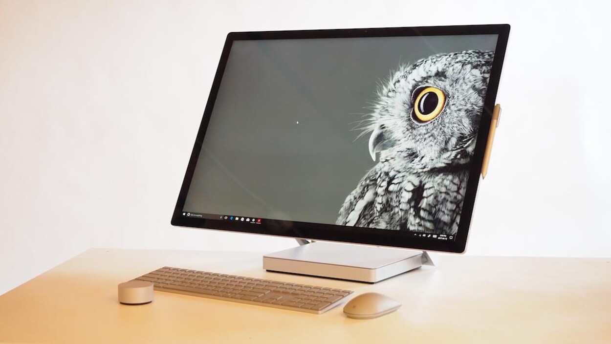 L'ordinateur tout en un Surface Studio de Microsoft. L'ordinateur tout en un Surface Studio de Microsoft.