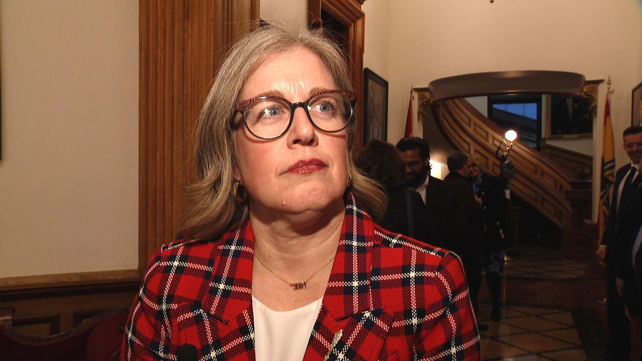 Redéploiement d’infirmières : Susan Holt demande à Vitalité de faire marche arrière