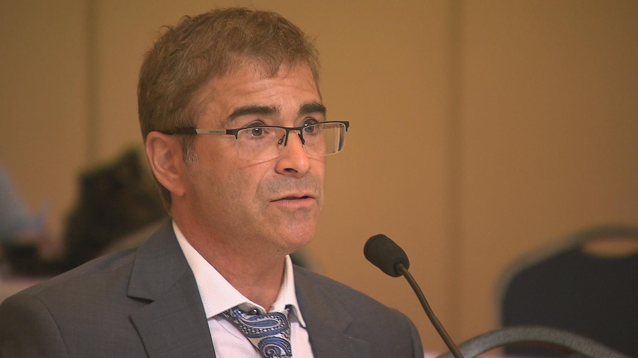Le directeur de la santé publique du Bas-Saint-Laurent, Dr Sylvain Leduc.