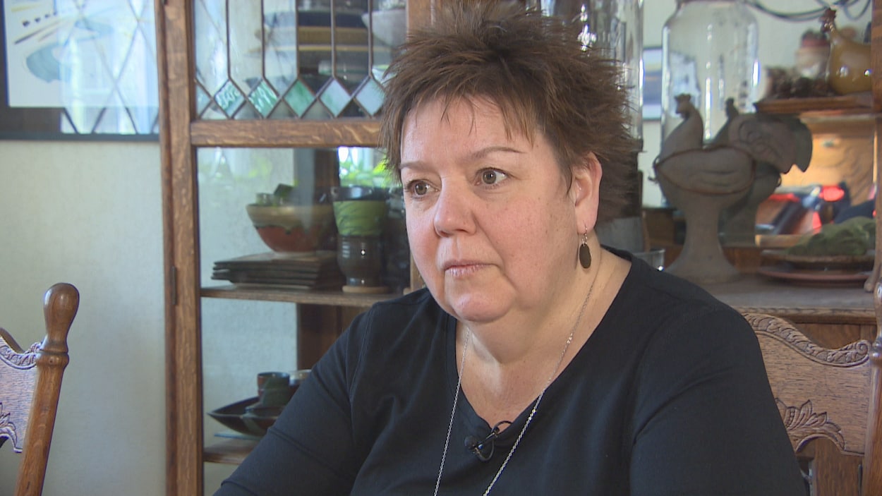 Sylvie Bergeron lors d'une entrevue à la caméra.