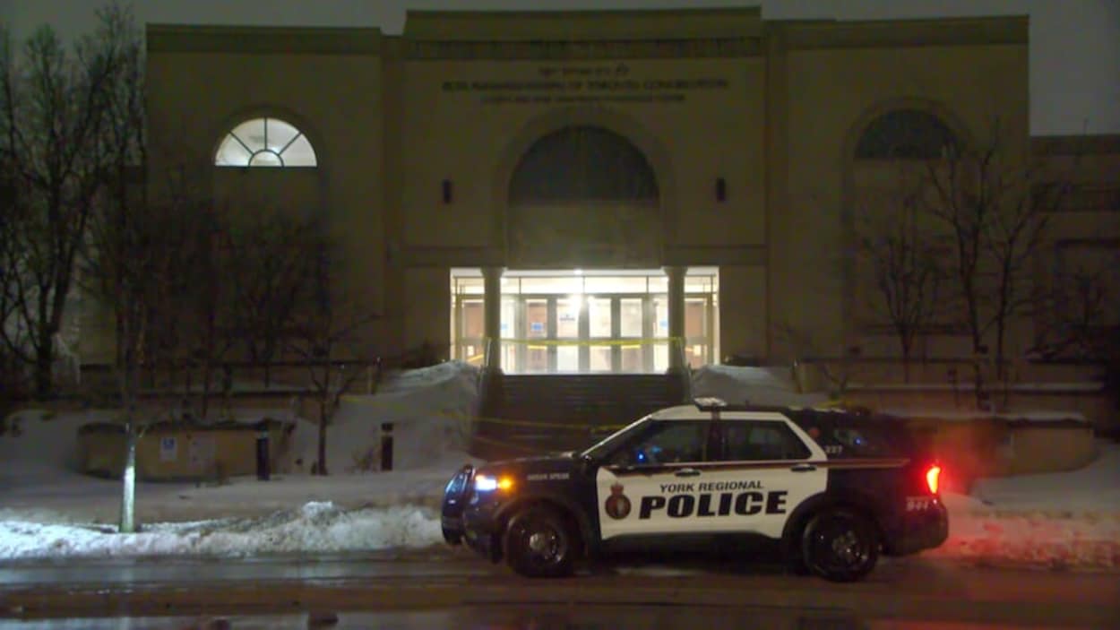 Trois synagogues visées par des coups de feu dans le Grand Toronto en moins d’une semaine