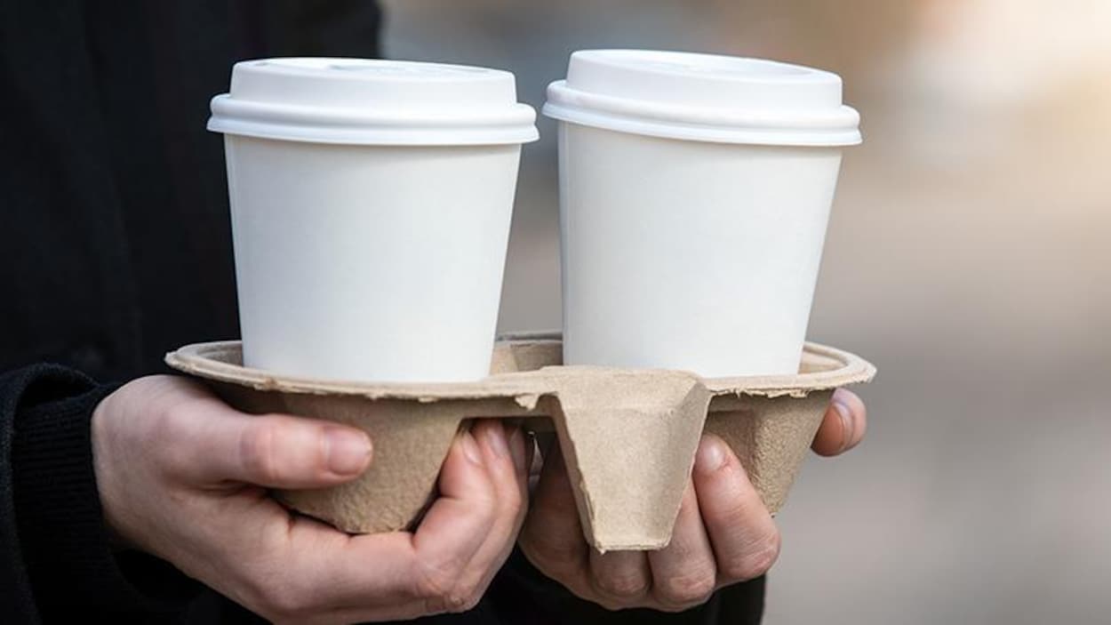 Les Manitobains peuvent désormais recycler les gobelets en papier