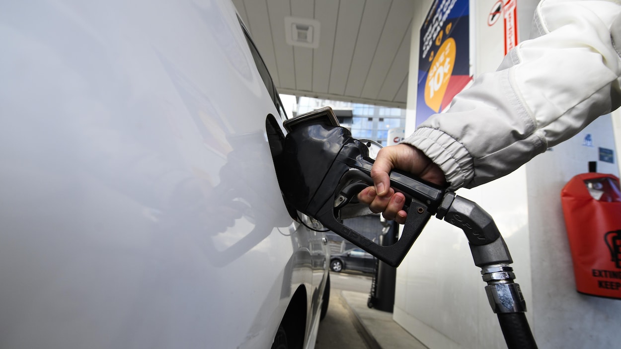 Moyen-Orient : l’extension du conflit fait bondir le pétrole et les prix à la pompe