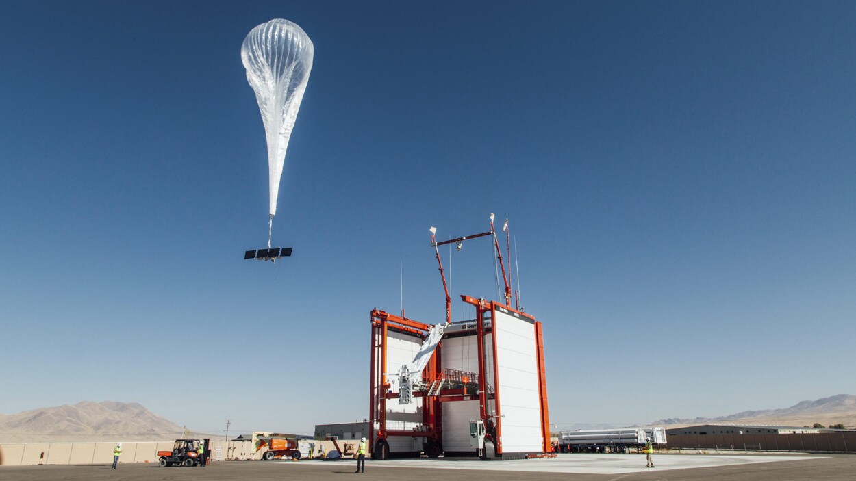 Un ballon de Loon, une filiale de la maison mère de Google, s'envole lors d'un test qui se déroulait sur un site de lancement au Nevada.