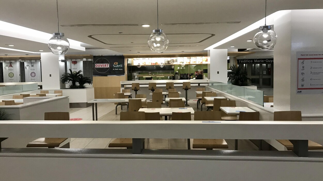 Une salle à manger vide