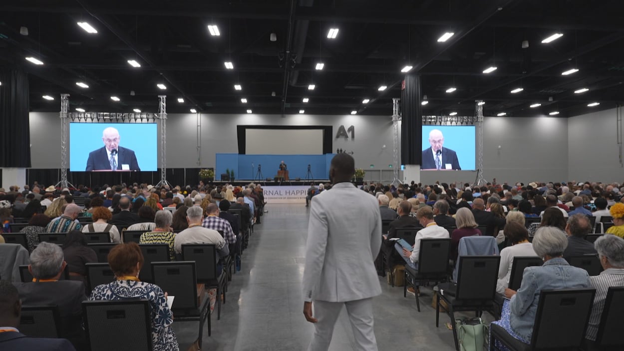 L’assemblée internationale des Témoins de Jéhovah à Calgary