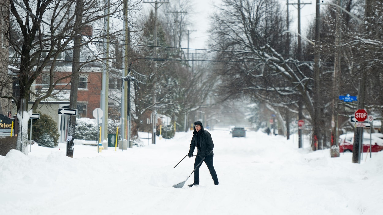 Une Temp Te Hivernale S Abat Sur L Est Du Canada Couverture En Direct   Tempete Neige Janvier 2024 Ottawa 