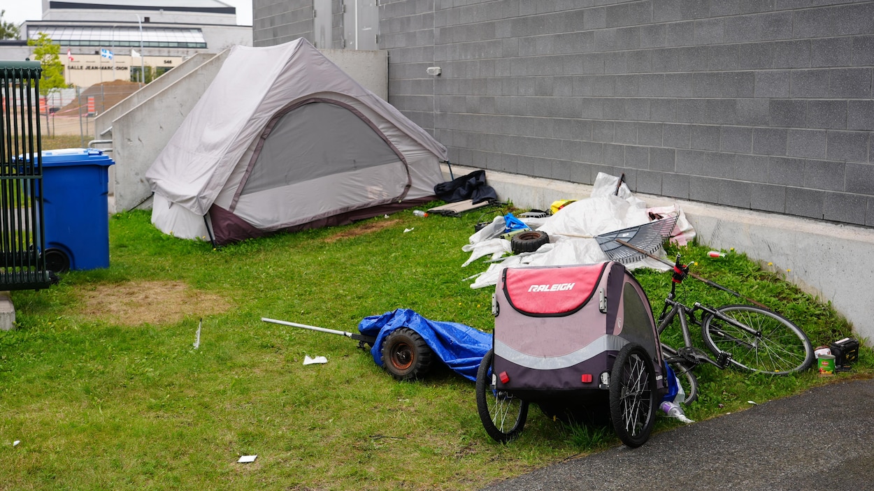 Itinérance : souplesse municipale face aux campements à Sept-Îles