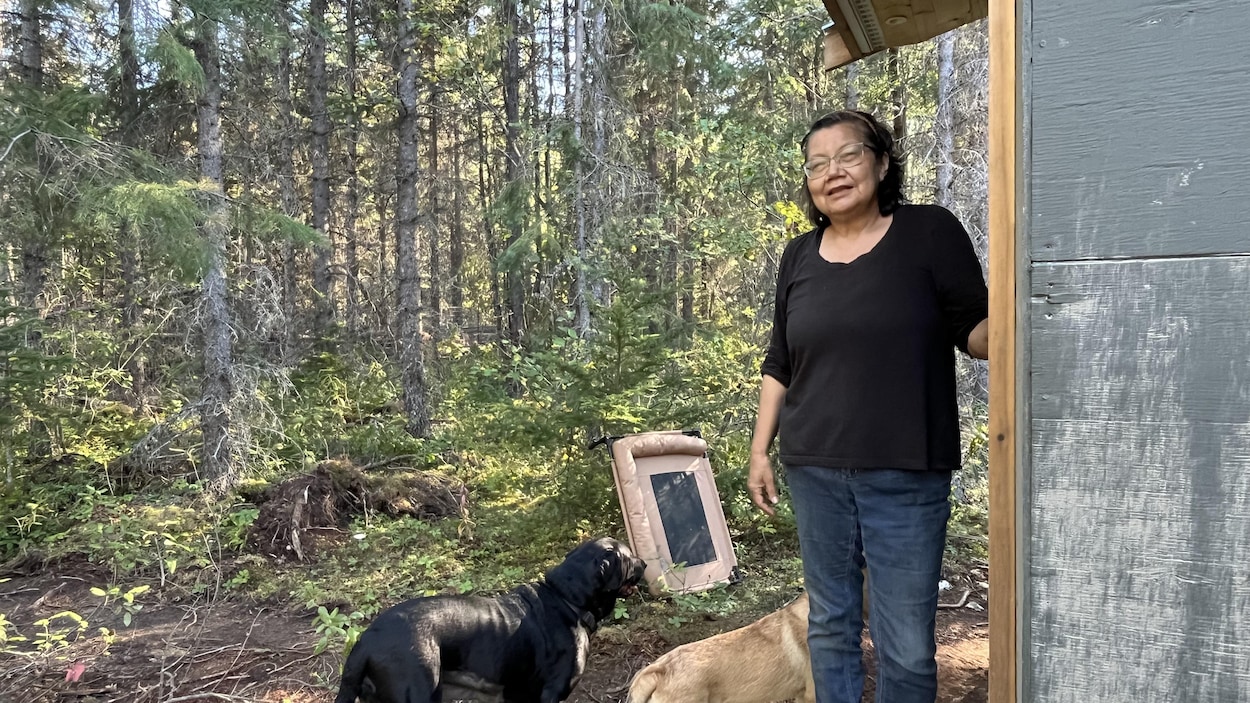 Dans le nord de la Colombie-Britannique, une mini-maison contre un mégaprojet