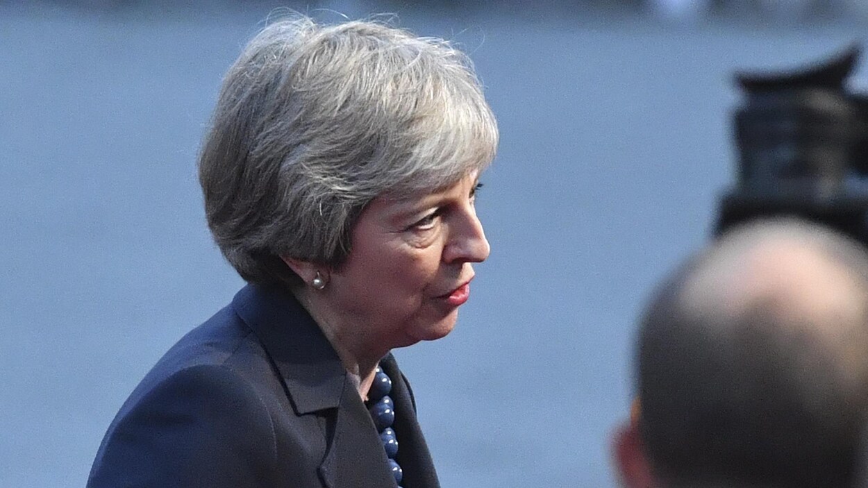 La première ministre britannique Theresa May répond aux journalistes à son arrivée au sommet informel de l'UE à Salzbourg, en Autriche, le mercredi 19 septembre 2018. La première ministre britannique Theresa May répond aux journalistes à son arrivée au sommet informel de l'UE à Salzbourg, en Autriche, le mercredi 19 septembre 2018.