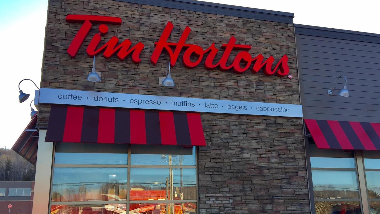 Façade du Tim Hortons de Fall River, en Nouvelle-Écosse.