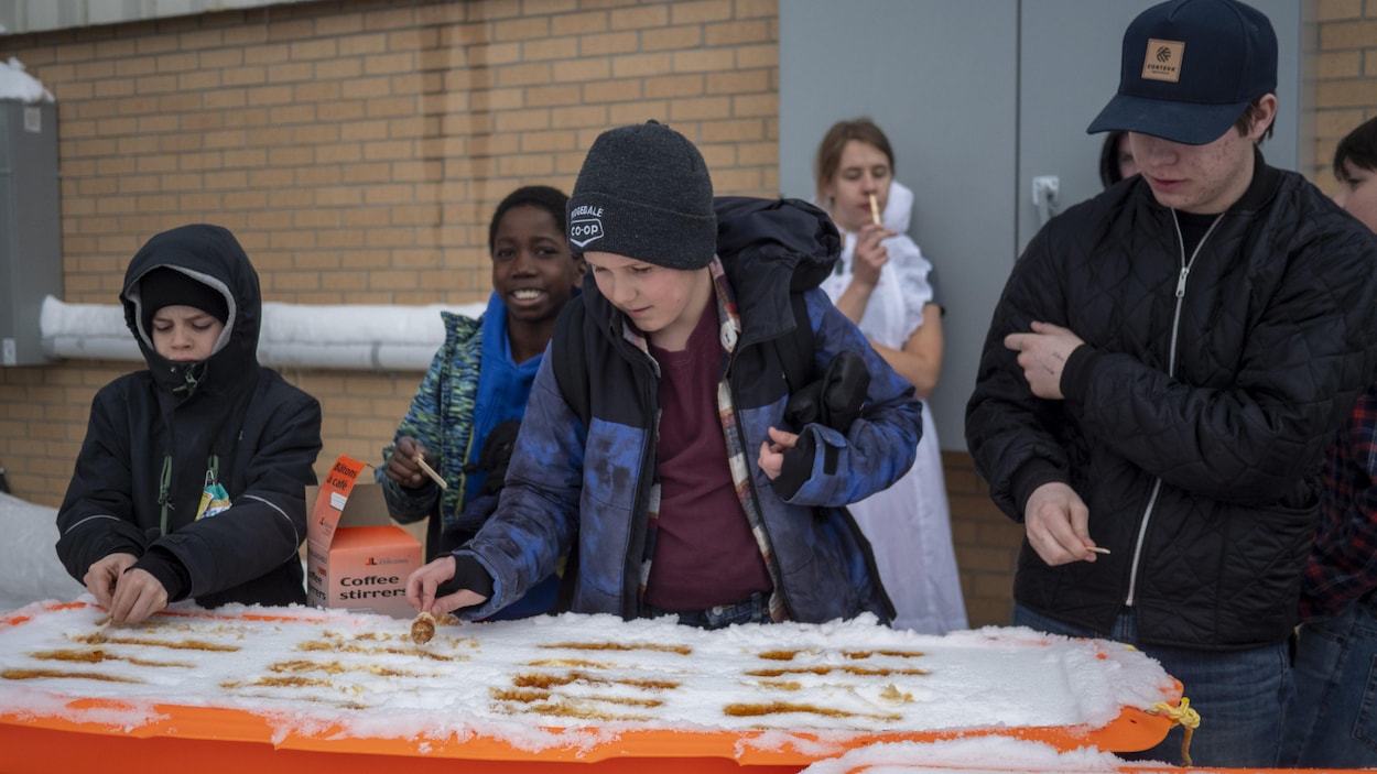 Carnaval d’hiver à Zenon Park : la tire d’érable vole la vedette à Bonhomme
