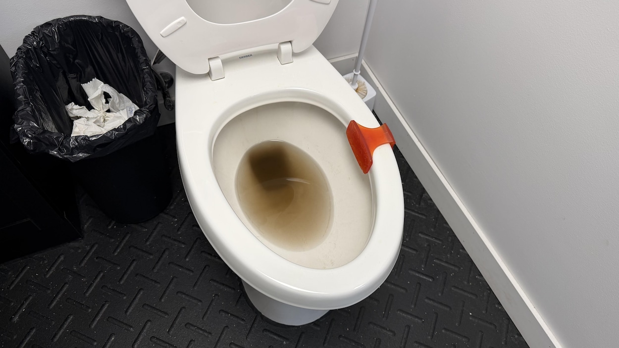 Une eau brune coule des robinets de La Baie en raison d’un bris d’aqueduc