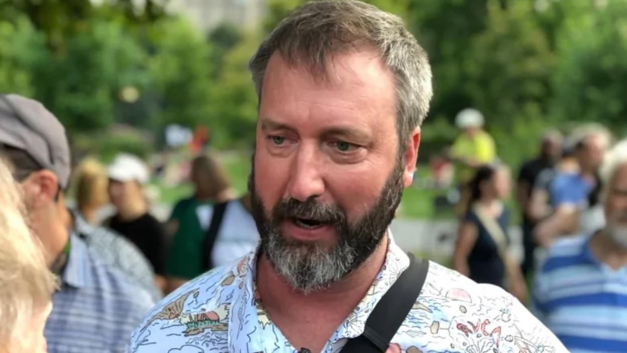 L'acteur Tom Green en entrevue.