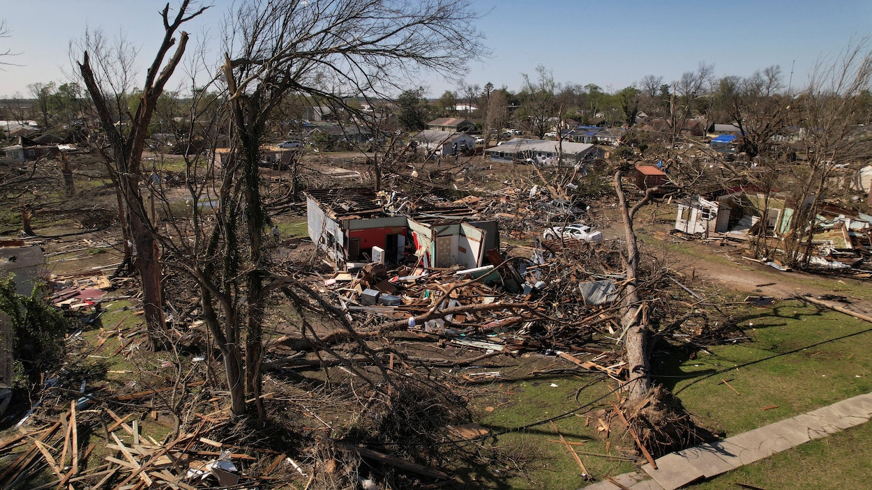 Tornade au Mississippi le bilan monte 25 morts Radio Canada