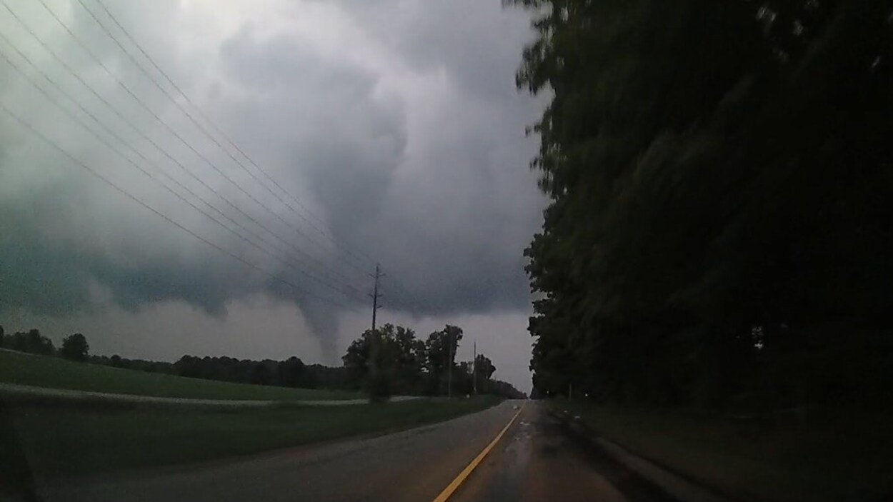 La tornade en déplacement.