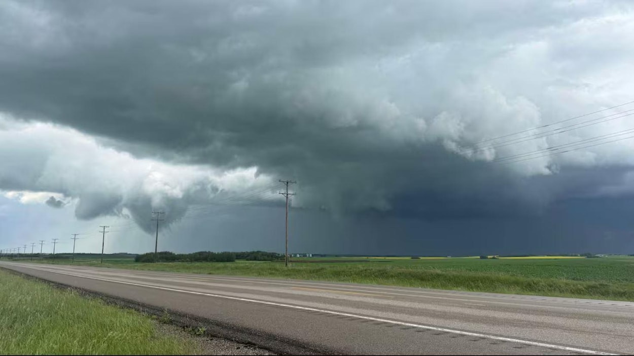 La menace de tornade touche désormais Vonda et Prud’homme