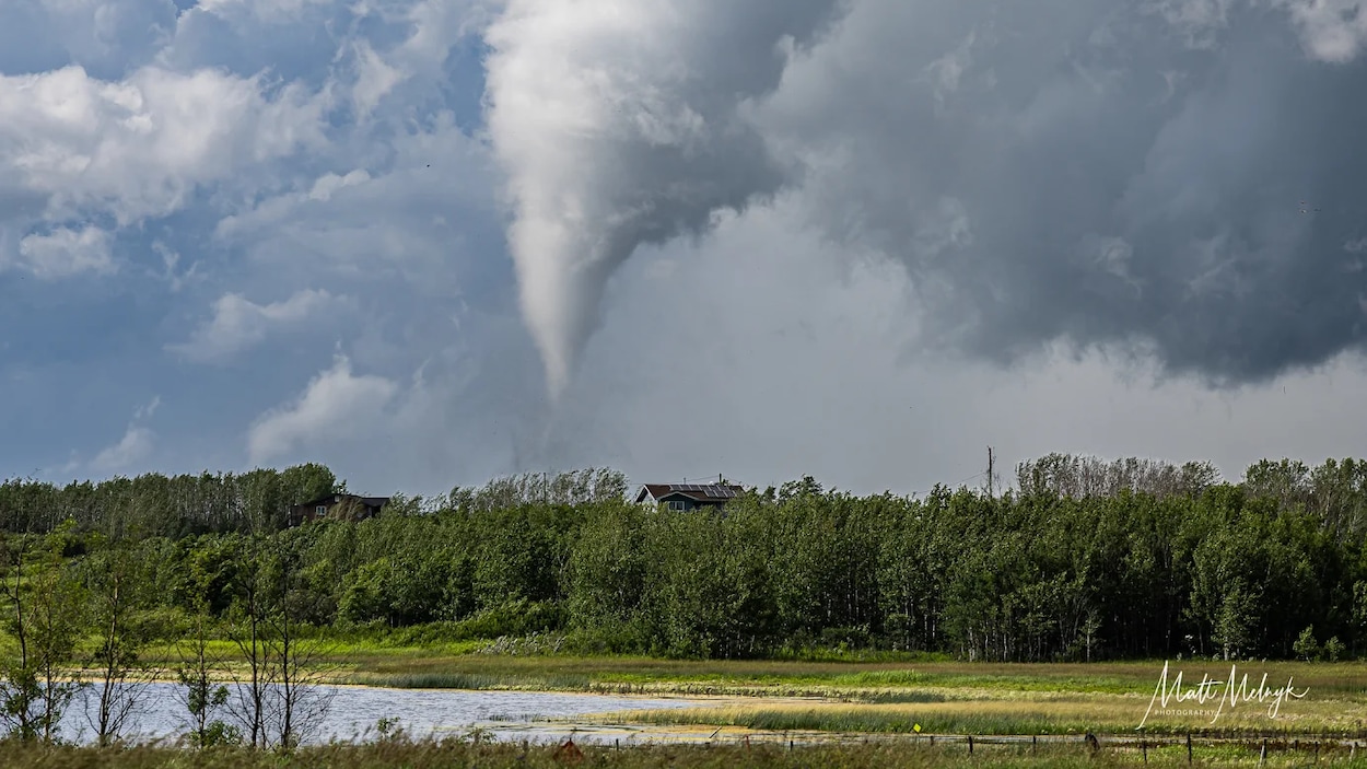 Une tornade à Tulliby Lake cause plusieurs dommages
