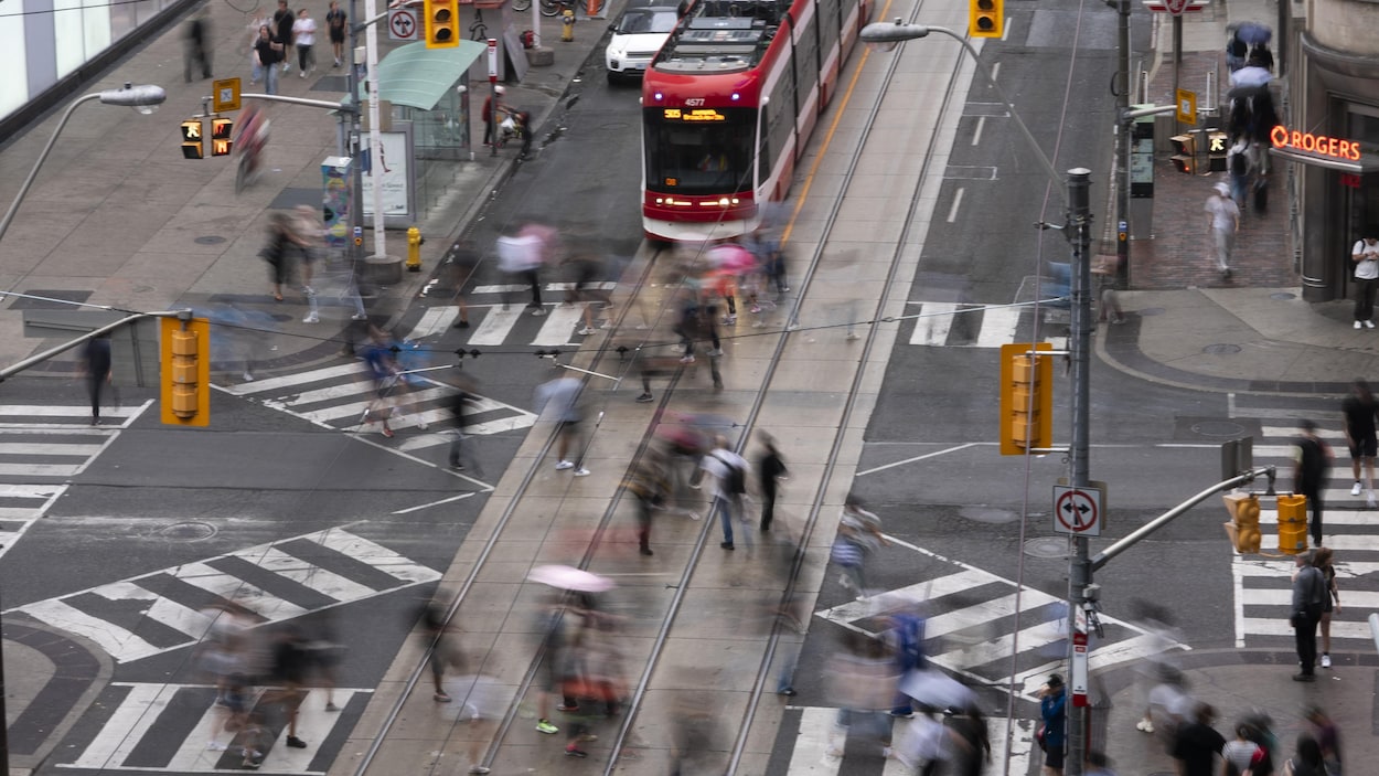 Le salaire minimum passe à 17,95 $ en Ontario