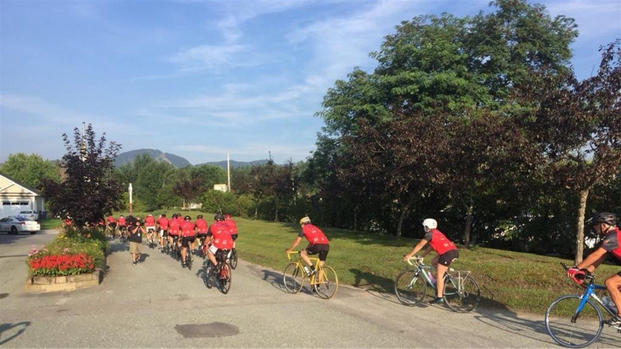 Des cyclistes prenant part au Tour Frédérick-Duguay. Des cyclistes prenant part au Tour Frédérick-Duguay.