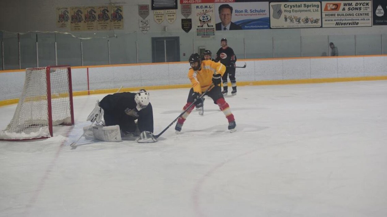 Un tournoi de hockey à SainteAgathe pour sauver l’aréna local Radio