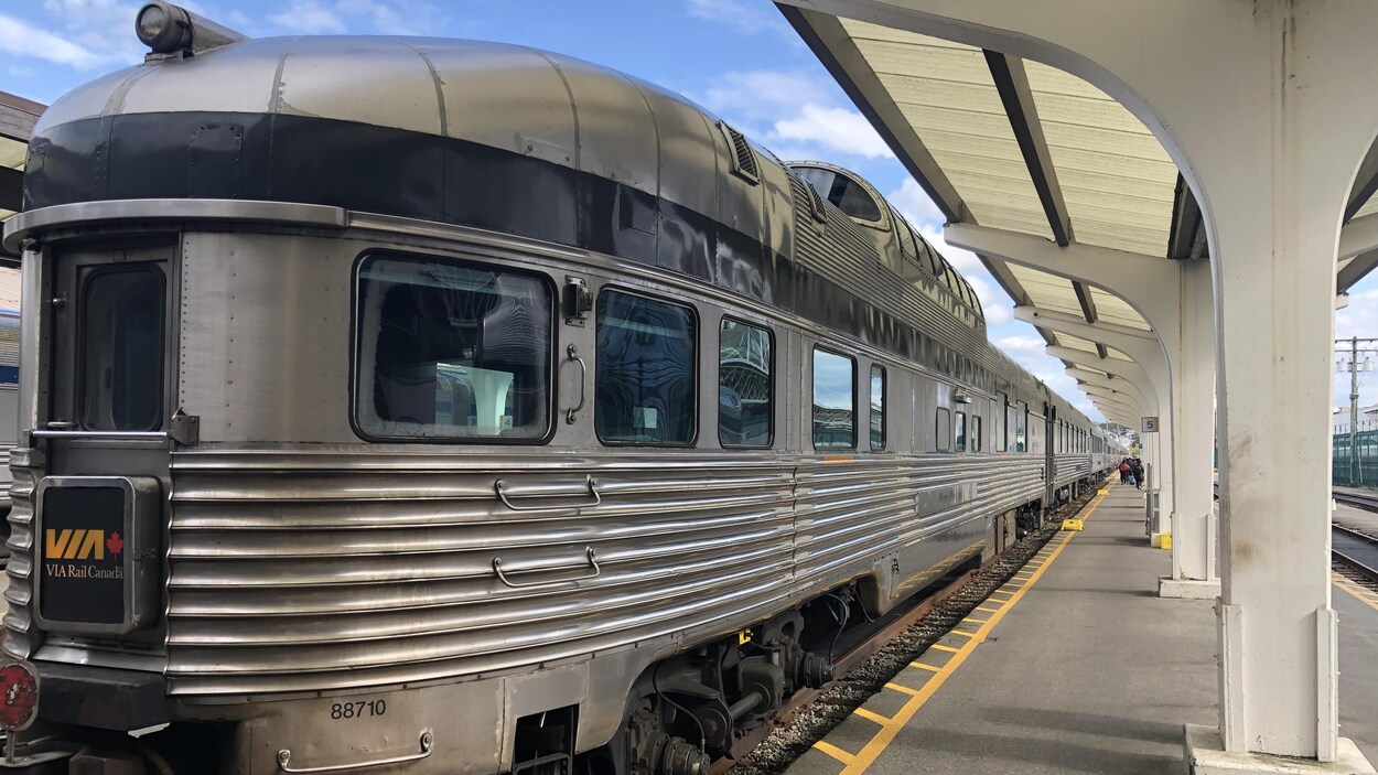 Un train immobilisé.