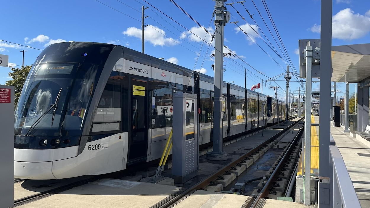 Train léger d’Eglinton : début d’une période d’essai de 30 jours