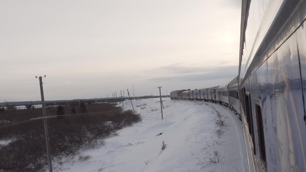 Le train qui fait le voyage entre Sept-Îles et Scheffervile est la propriété des Innus et des Naskapis.