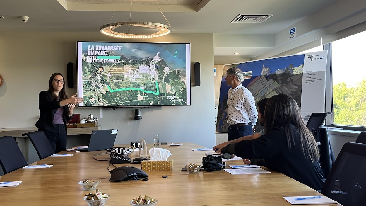 Une piste cyclable pour profiter du parc industriel de Bécancour différemment