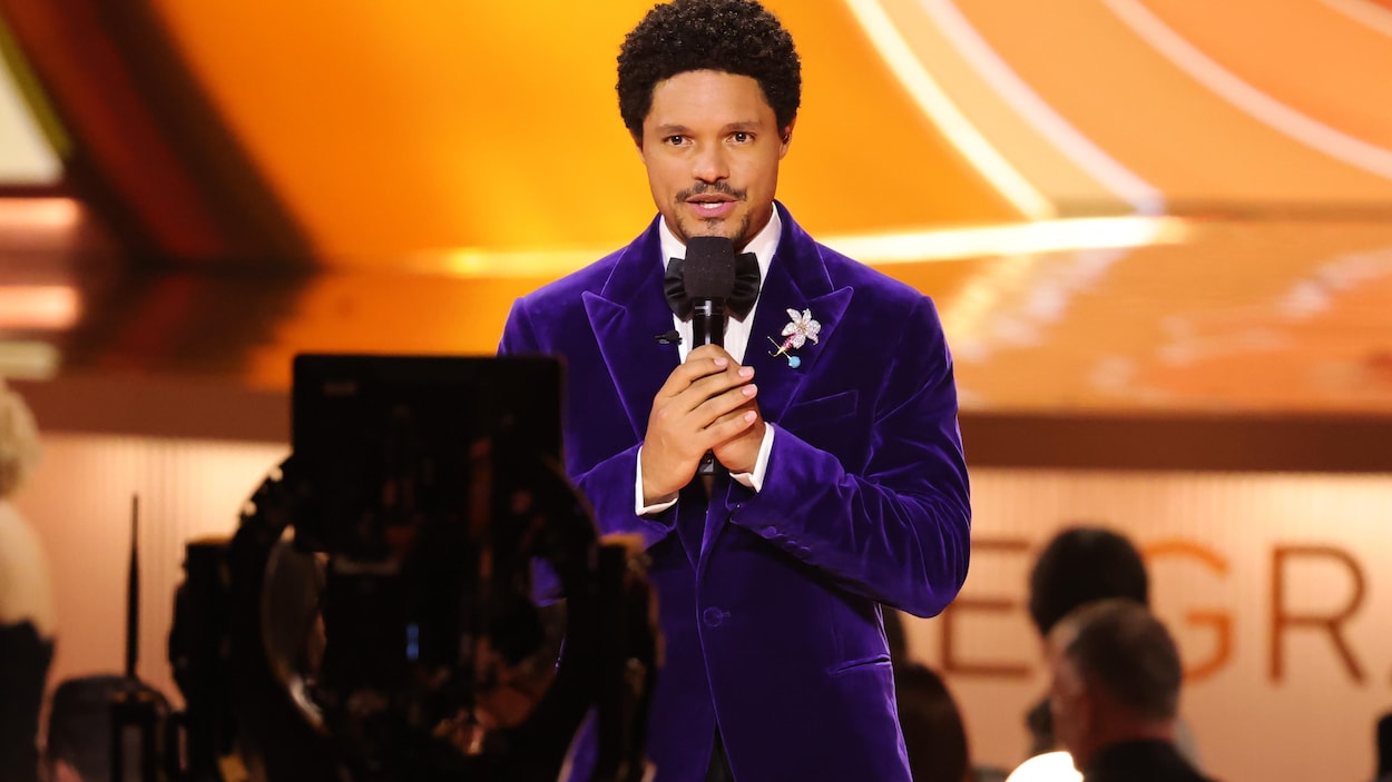 Trump menace de poursuites l’animateur des prix Grammy