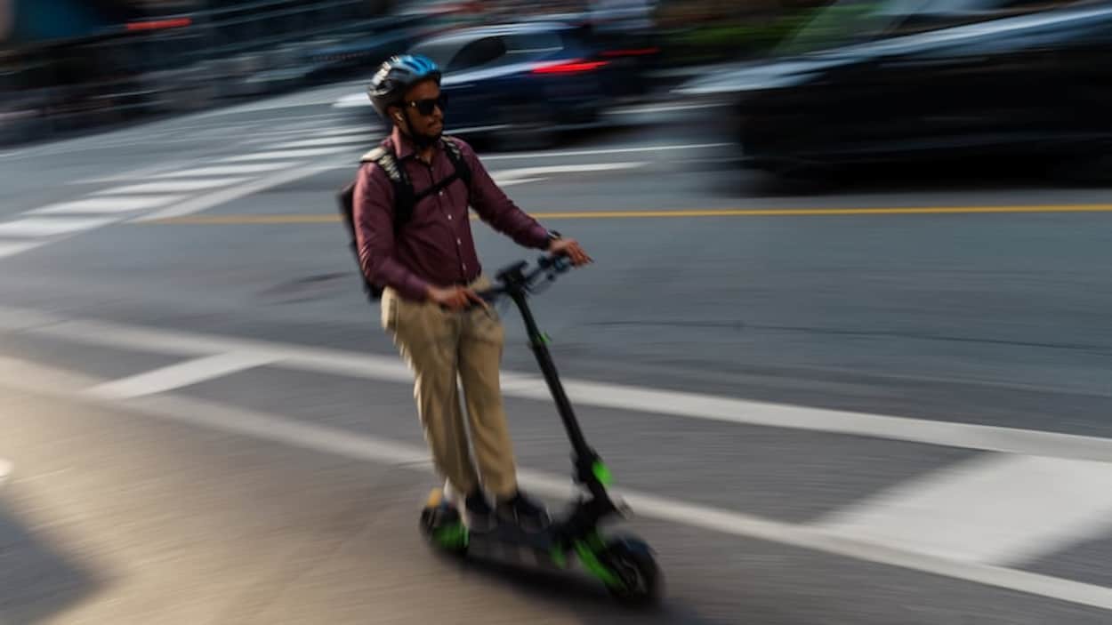 Les véhicules électriques individuels limités à 25 km/h et interdits des trottoirs en 2027