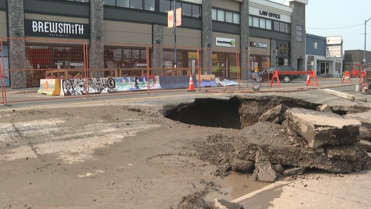 Privés d’eau, une vingtaine de commerces ferment temporairement leurs portes à Calgary