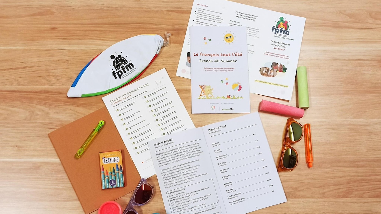 Apprendre le français en s’amusant : la FPFM lance sa trousse estivale pour les familles