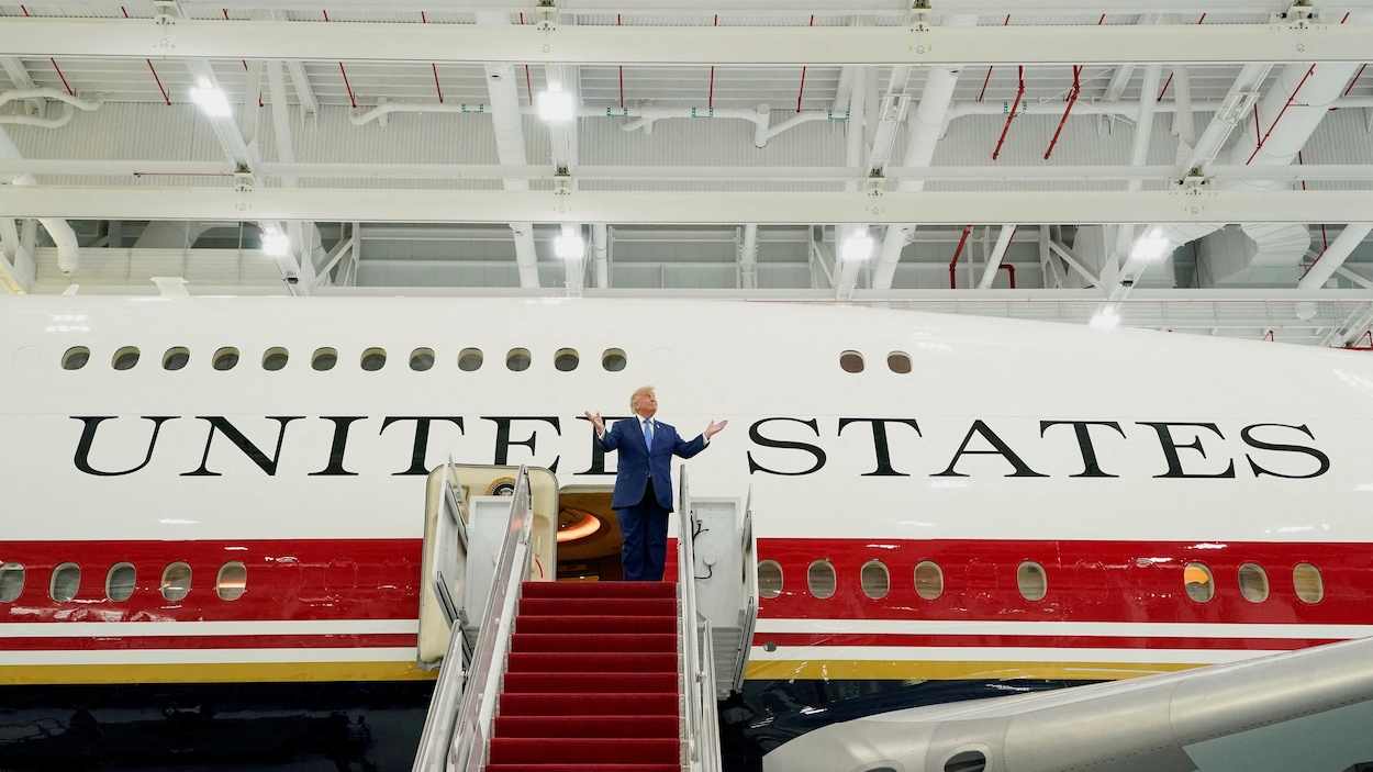 Trump dévoile sa « Maison-Blanche volante » offerte par le Qatar