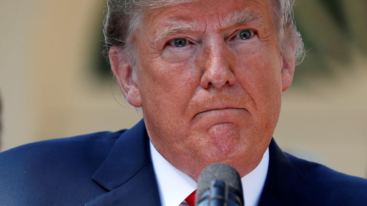 Gros plan sur le visage de Donald Trump