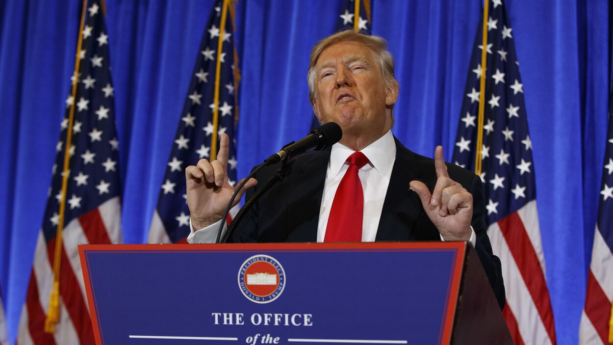 À huit jours de son entrée en fonction, le président élu Donald Trump donne sa première conférence de presse depuis juillet 2016, dans le lobby de la Trump tower à New York