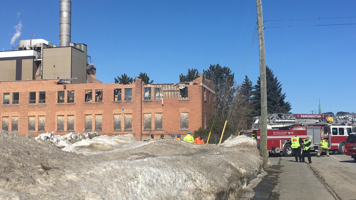 Un bâtiment désaffecté de Twin Rivers à Edmundston s'est effondré sous le poids de la neige.