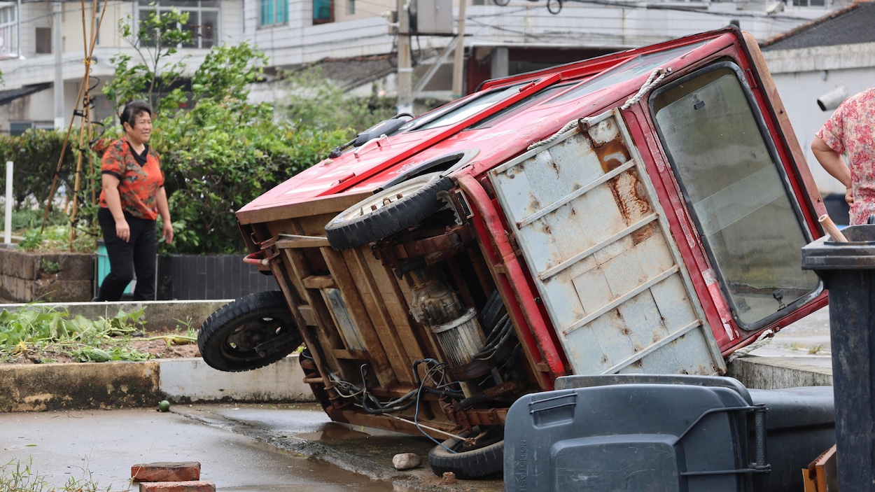 Bavi, rétrogradé en tempête tropicale, frappe la Chine de pluies torrentielles