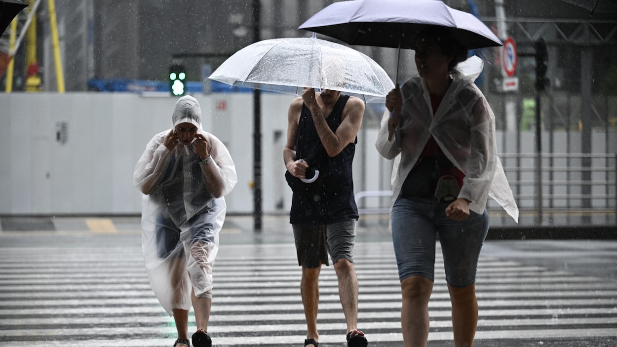 Japão: Um tufão “muito forte” atinge a área de Tóquio