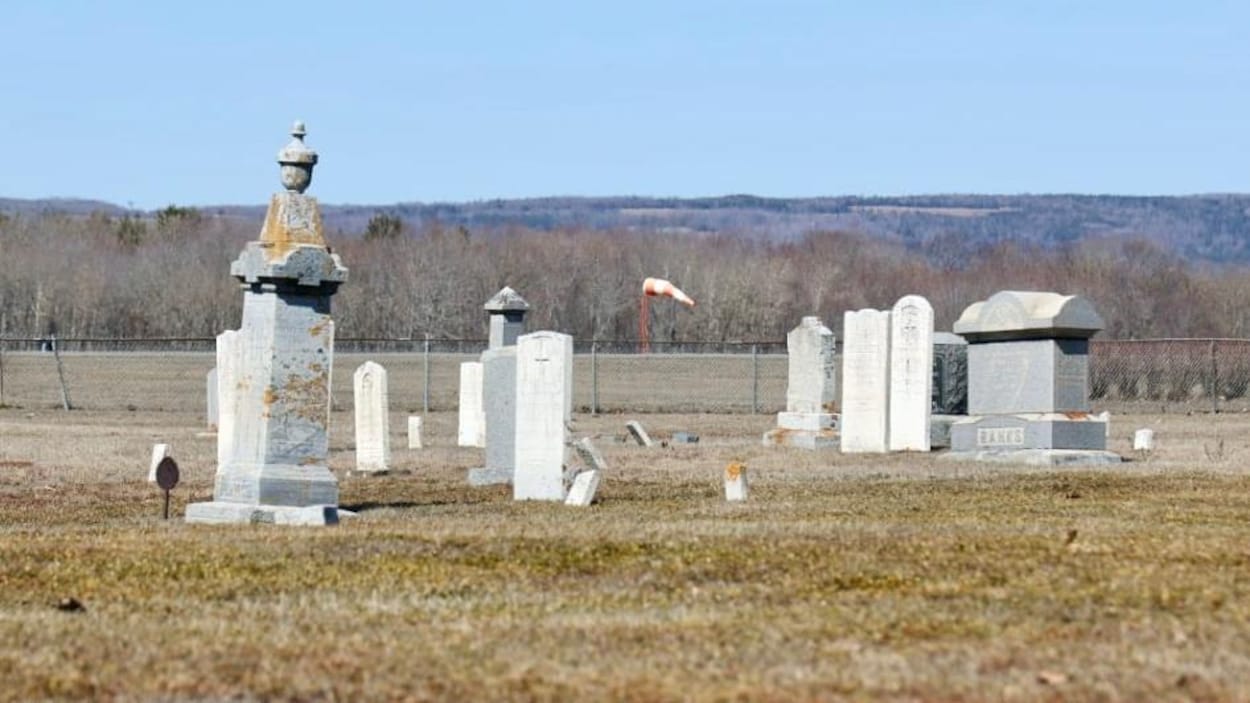 La base des Forces canadiennes Greenwood envisage le déplacement d’un cimetière ancien
