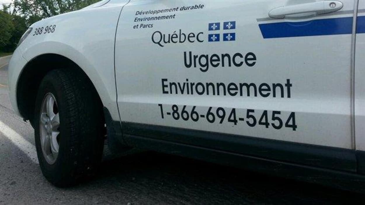 Un véhicule d'Urgence-Environnement. Un véhicule d'Urgence-Environnement.