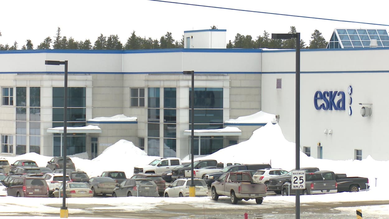 L'usine d'embouteillage de la compagnie Eska, située à St-Mathieu-d'Harricana, près d'Amos, en Abitibi-Témiscamingue. L'usine d'embouteillage de la compagnie Eska, située à St-Mathieu-d'Harricana, près d'Amos, en Abitibi-Témiscamingue.